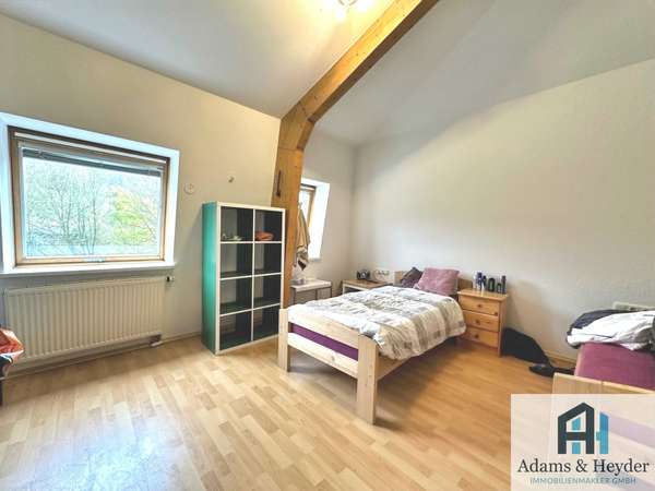 Schlafzimmer 2, 1.OG