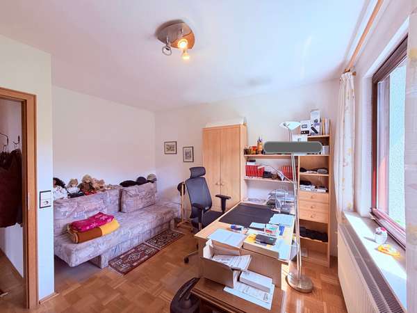 Schlafzimmer 2 (Büro)