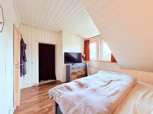 Schlafzimmer, DG, Bild 2