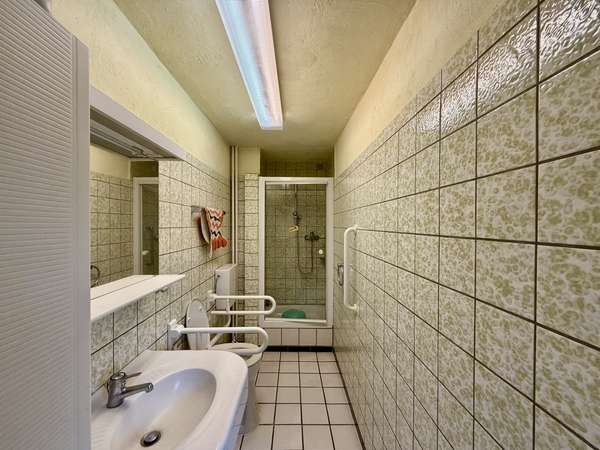 Badezimmer EG
