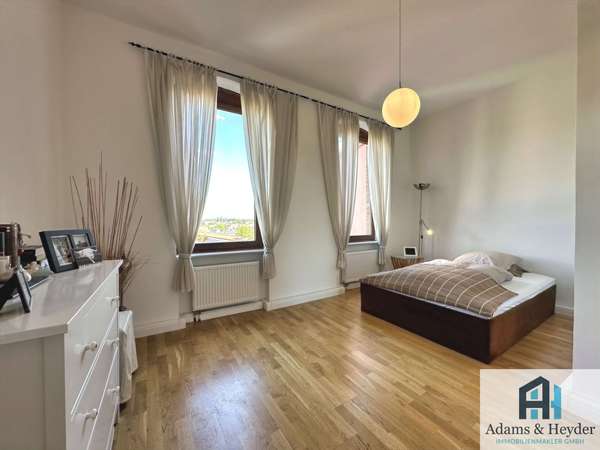 Schlafzimmer, Bild 1