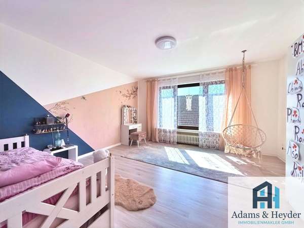Schlafzimmer 2, 1.OG