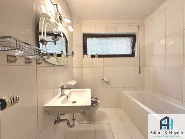 Badezimmer 2, Bild 1, EG