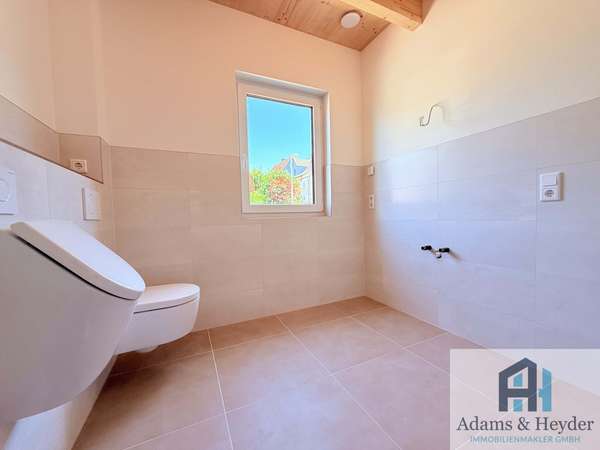 Badezimmer, EG, Bild 2