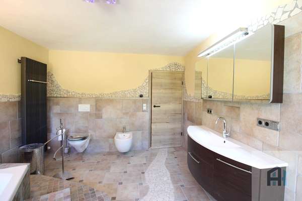 Badezimmer EG, Bild 1