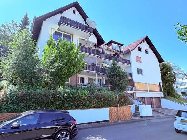 Gemütliche Dachgeschoss-Wohnung mit 2 Balkonen in Niestetal