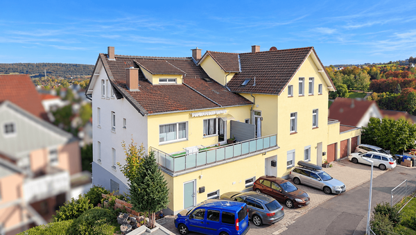 Außen vorne links