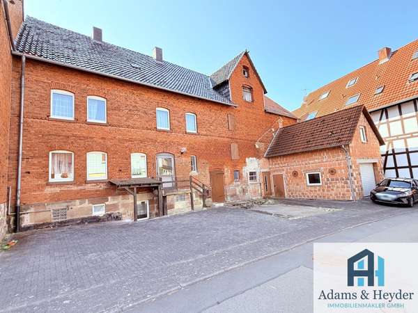 Rückansicht Wohnhaus mit Scheune