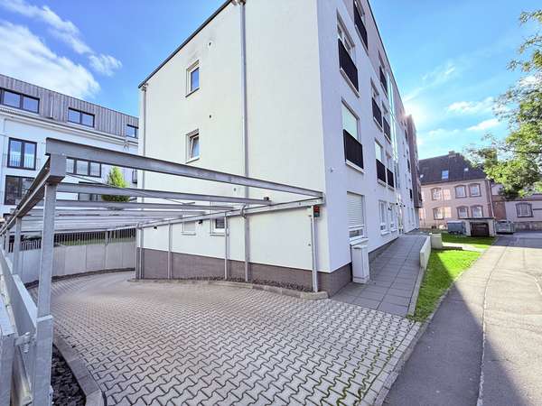 großzügige TG-Einfahrt