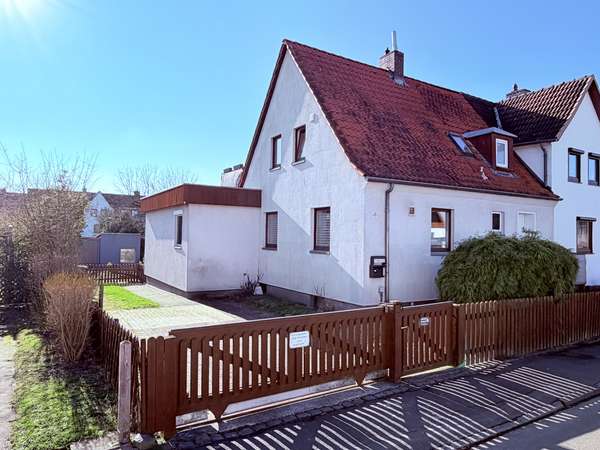 **Preisreduzierung** Sonnig & ruhig gelegenes Reihenendhaus in Kassel-Forstfeld