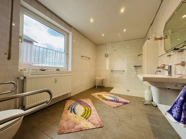 Badezimmer EG