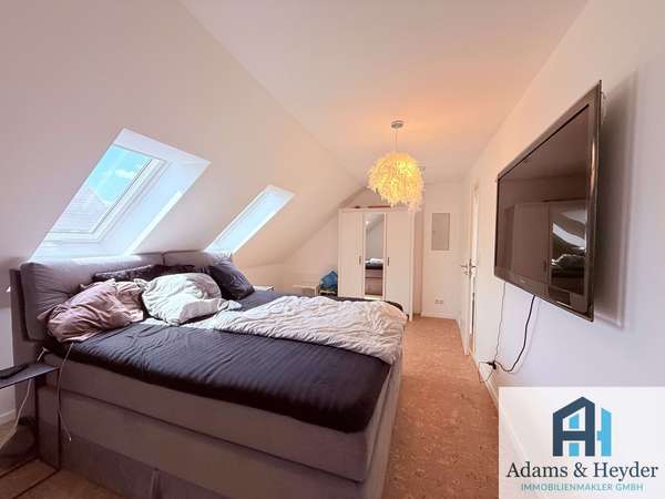Schlafzimmer 5, DG