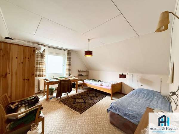 Schlafzimmer 5 (DG)