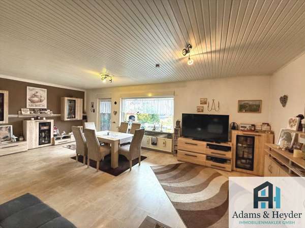Wohn- & Esszimmer Bild 1