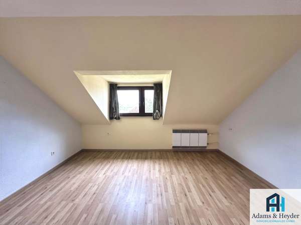 Schlafzimmer DG Bild 2