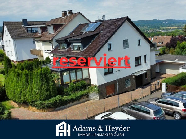 Hochwertig modernisierte DHH in ruhiger Lage