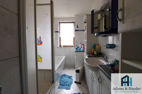 1.OG, WE 1, Badezimmer