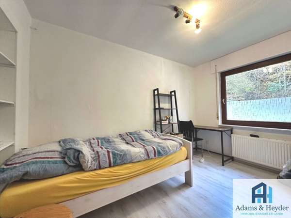 Schlafzimmer 7, EG