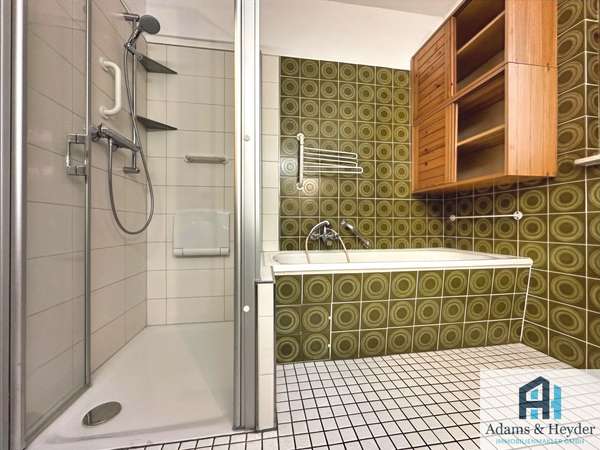 Badezimmer EG, Bild 2