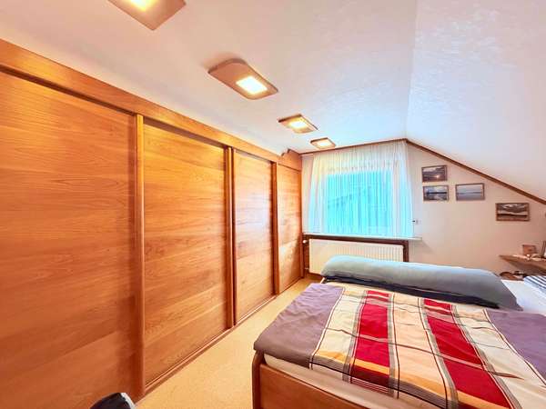 Haus1_Schlafzimmer 1_1.OG_1
