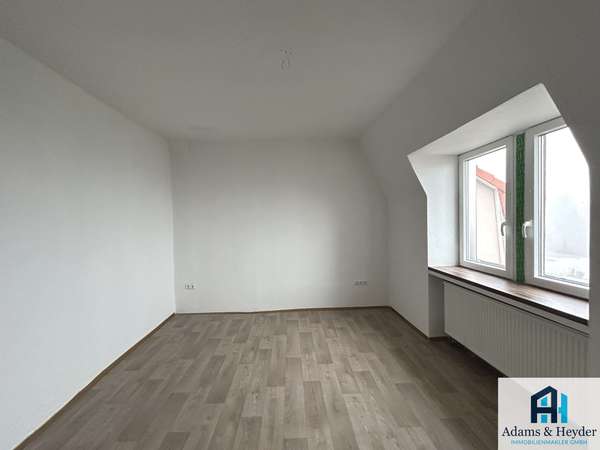 Zimmer 3, 2. OG Bild 1