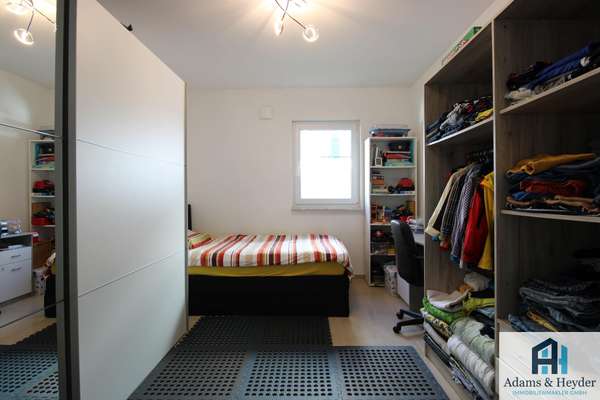 Schlafzimmer 2