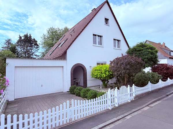 Garage links + Hauseingang