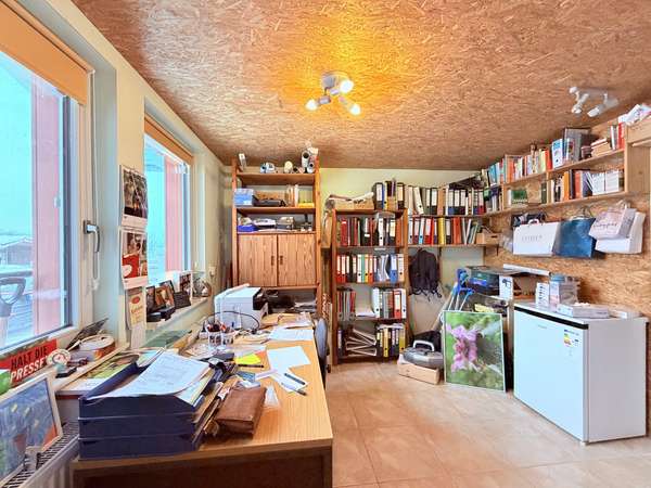 Büro, EG