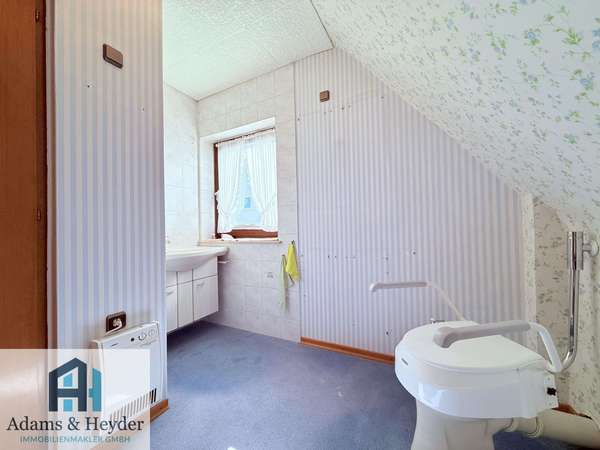 Badezimmer, 1.OG