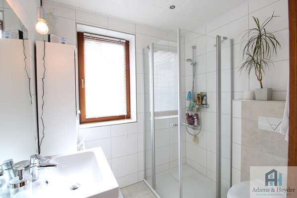 Haus 2 - Badezimmer EG 