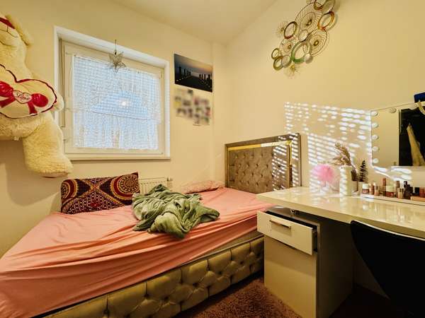 EG rechts Kinderzimmer