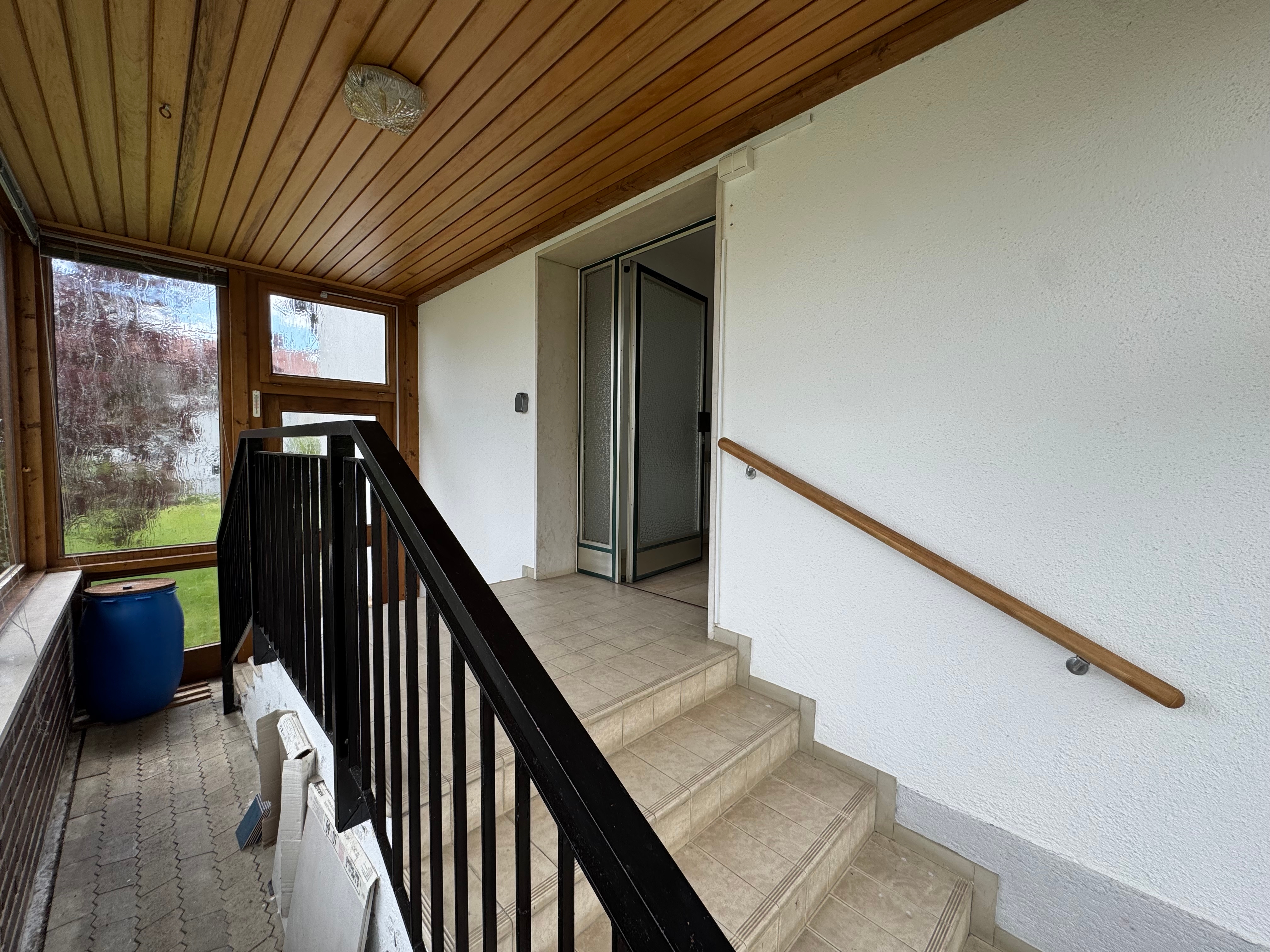 Ein Zuhause mit Freiraum: Zweifamilienhaus auf traumhaft großem Gartengrundstück! – Vorschaubild 3