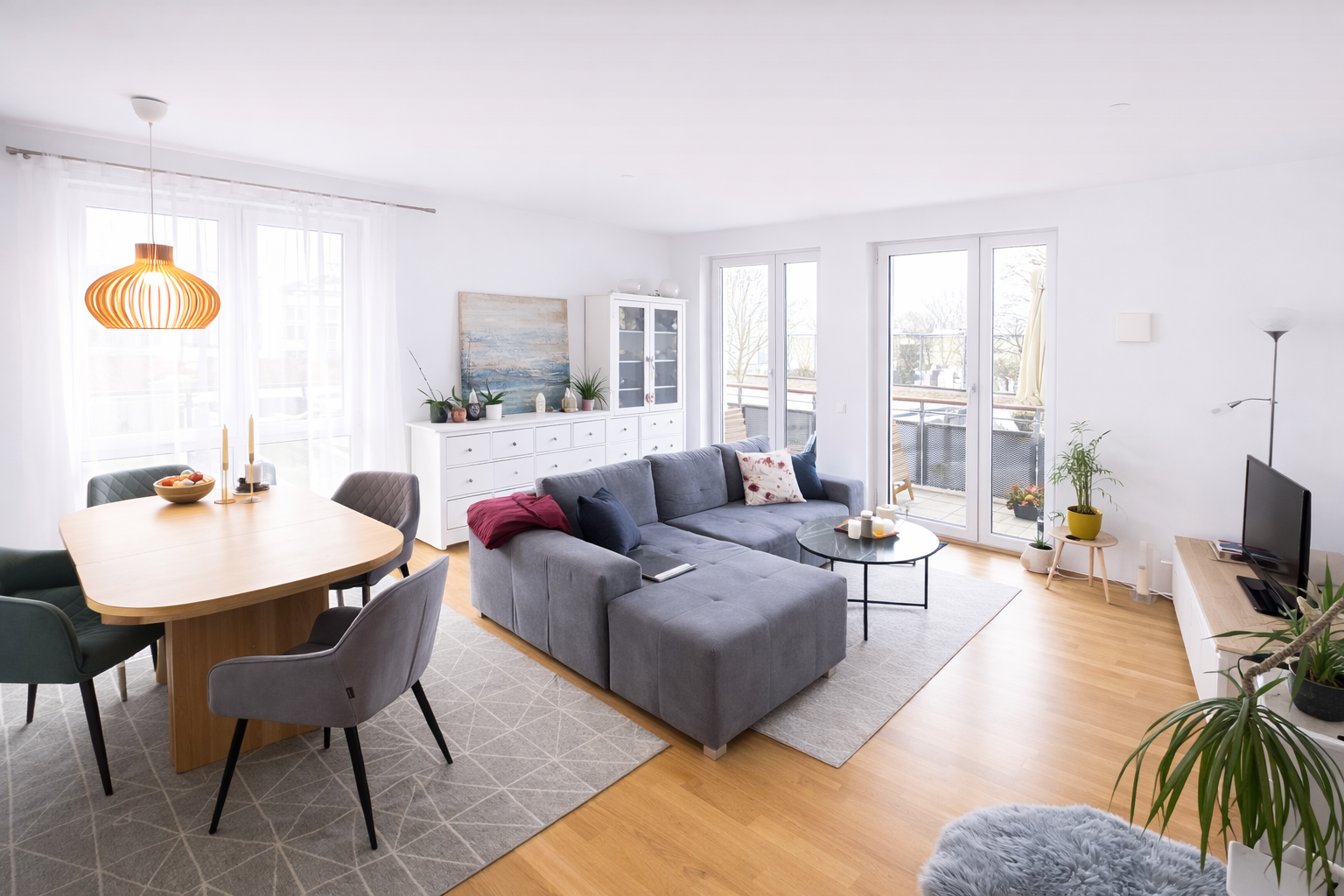 Moderne 4-Zimmer-Wohnung mit Balkon & Stellplätzen – solide vermietet! – Vorschaubild 2