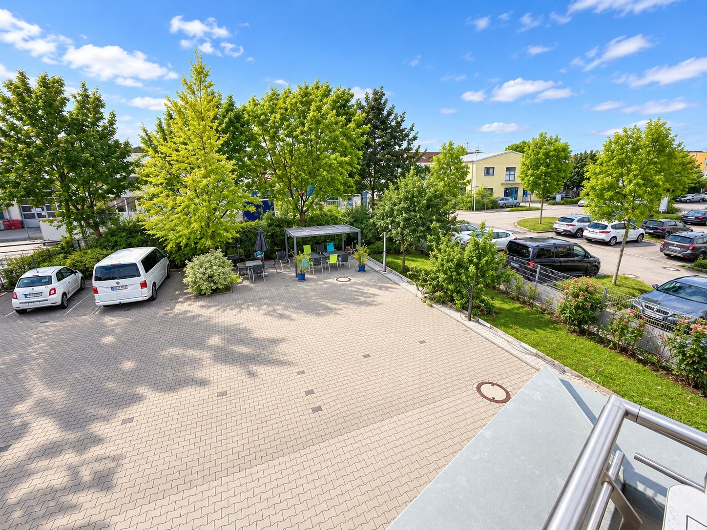 Repräsentative Büro- und Praxisflächen mit großzügigem Raumangebot und vielseitigen Möglichkeiten – Vorschaubild 7