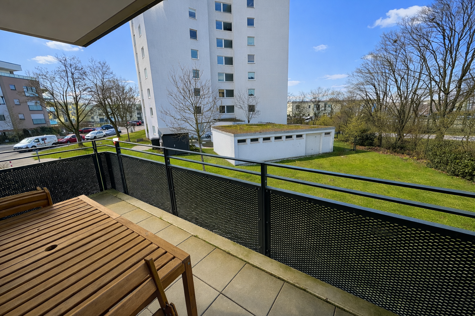 Moderne 4-Zimmer-Wohnung mit Balkon & Stellplätzen – solide vermietet! – Vorschaubild 5