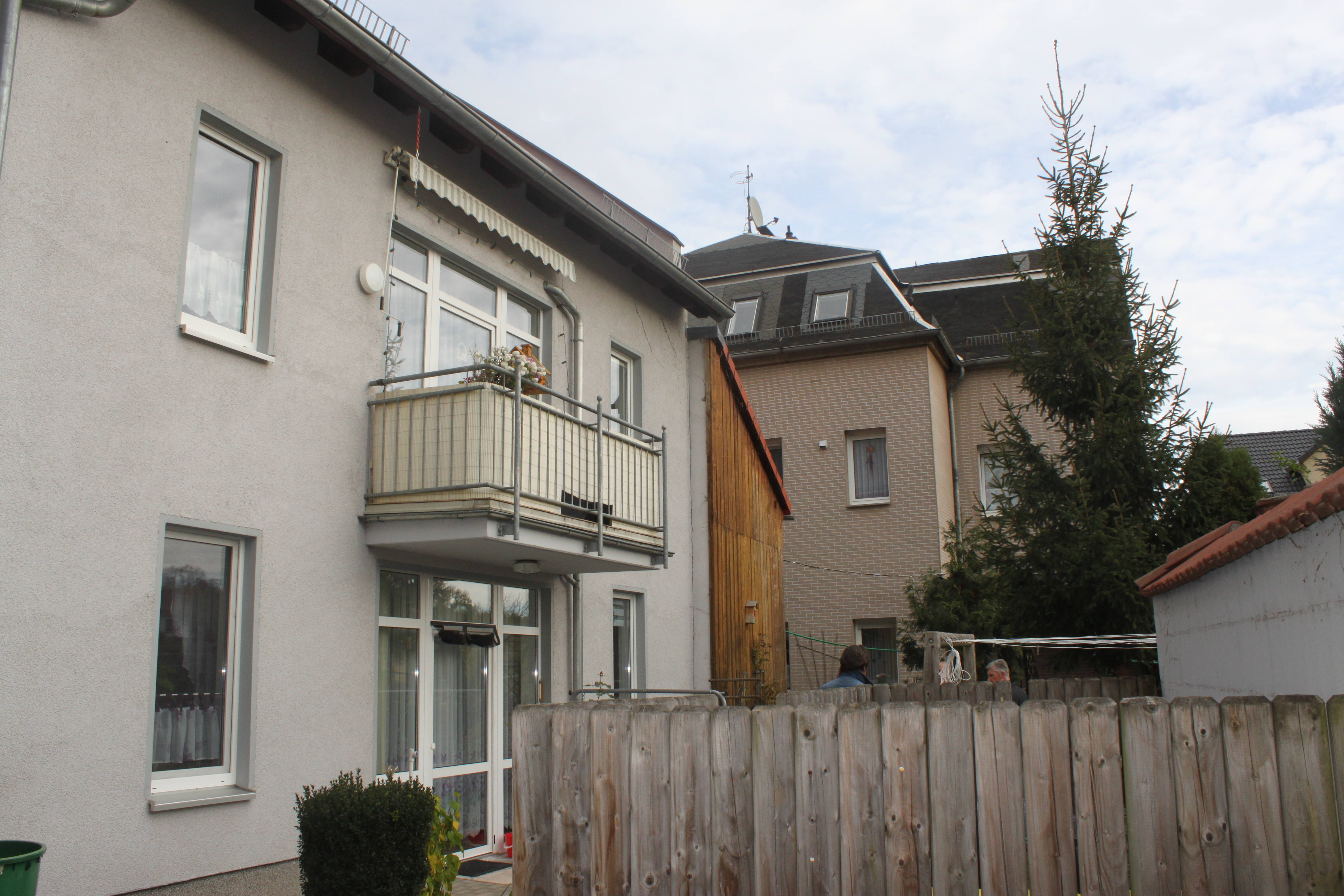 gepflegtes Haus mit 11 Wohnungen BJ1999 mit Aufzug zu verkaufen! – Vorschaubild 2