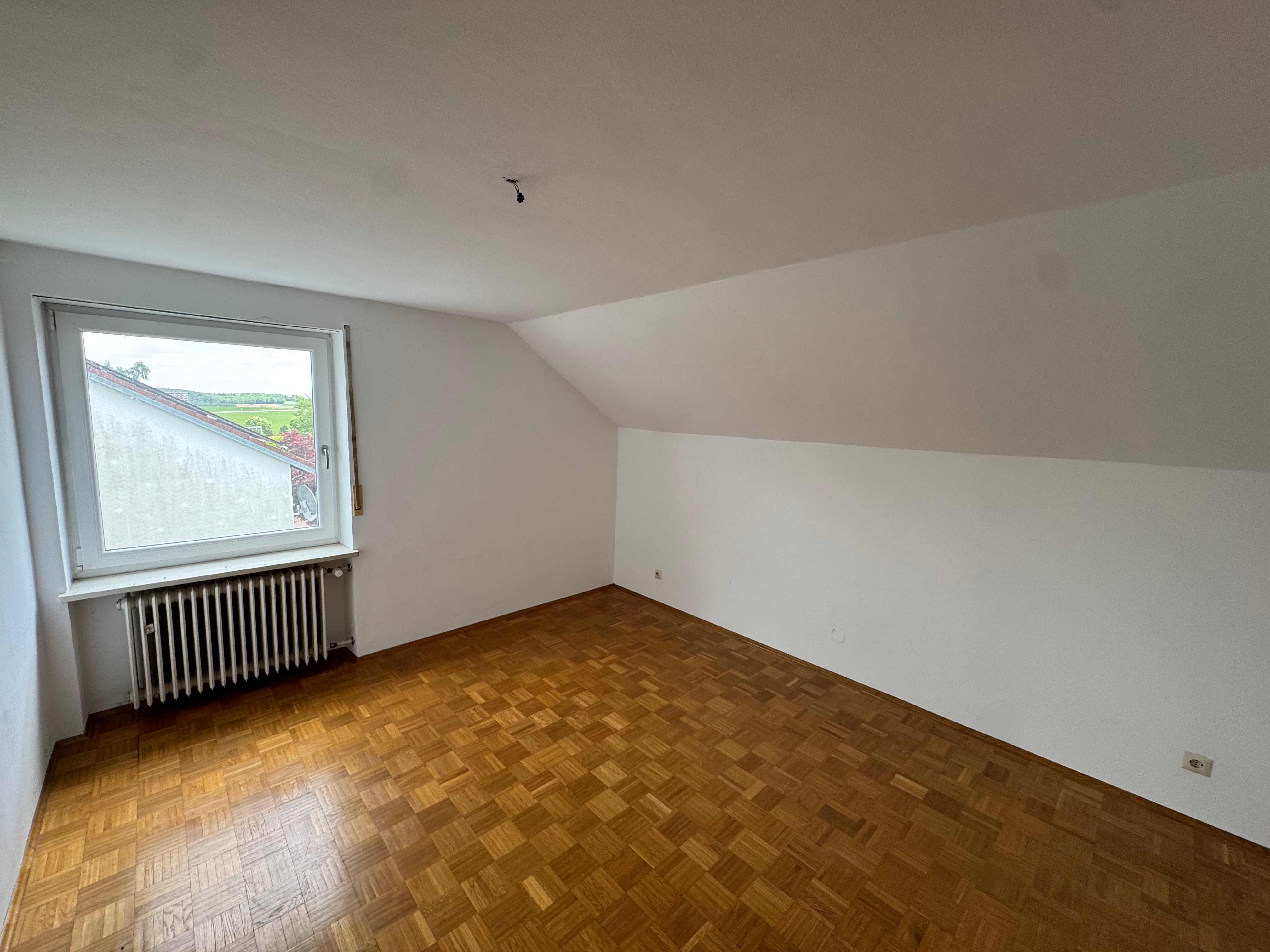 Ein Zuhause mit Freiraum: Zweifamilienhaus auf traumhaft großem Gartengrundstück! – Vorschaubild 10