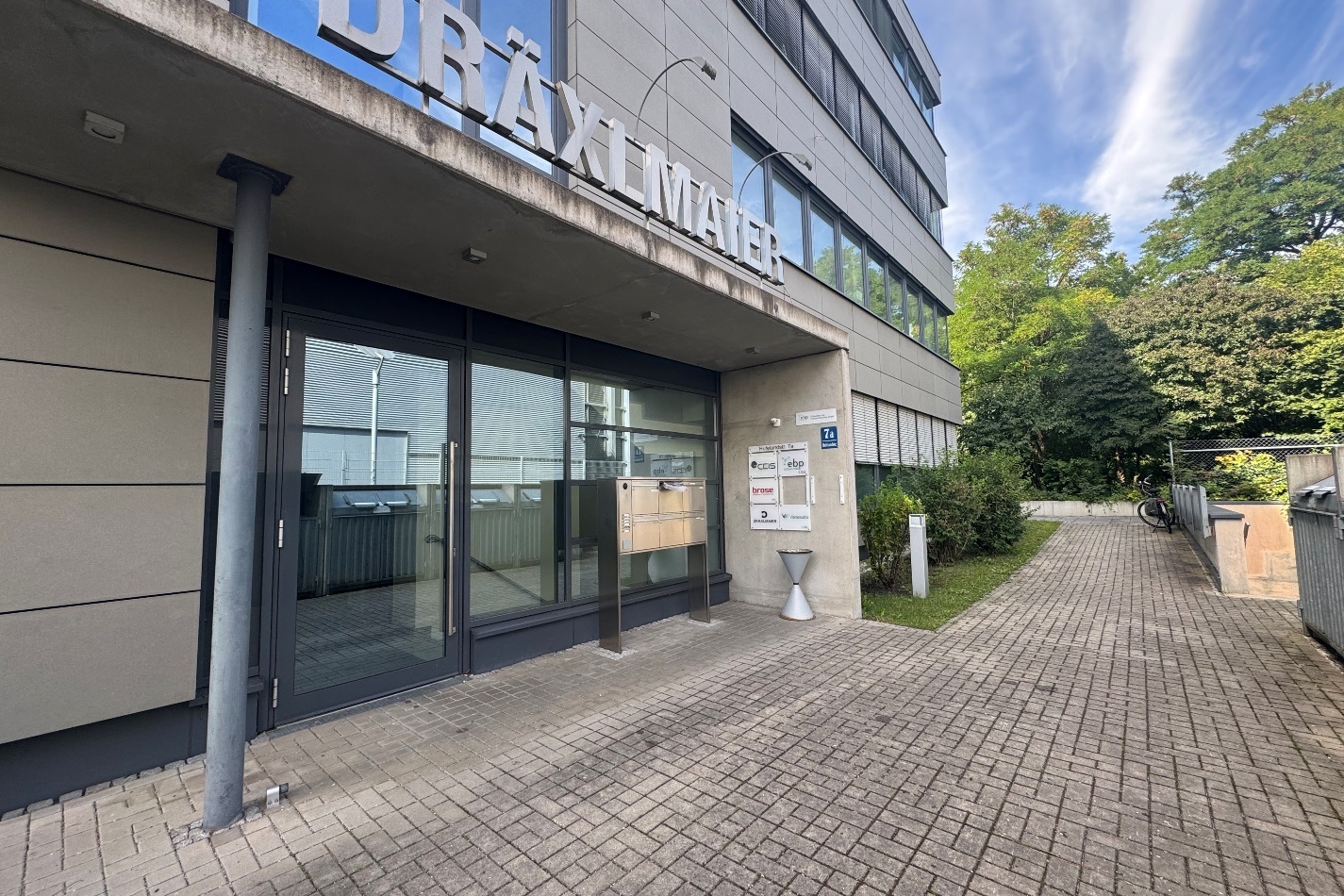 Repräsentative Bürofläche für produktives Arbeiten in guter Lage – Vorschaubild 3