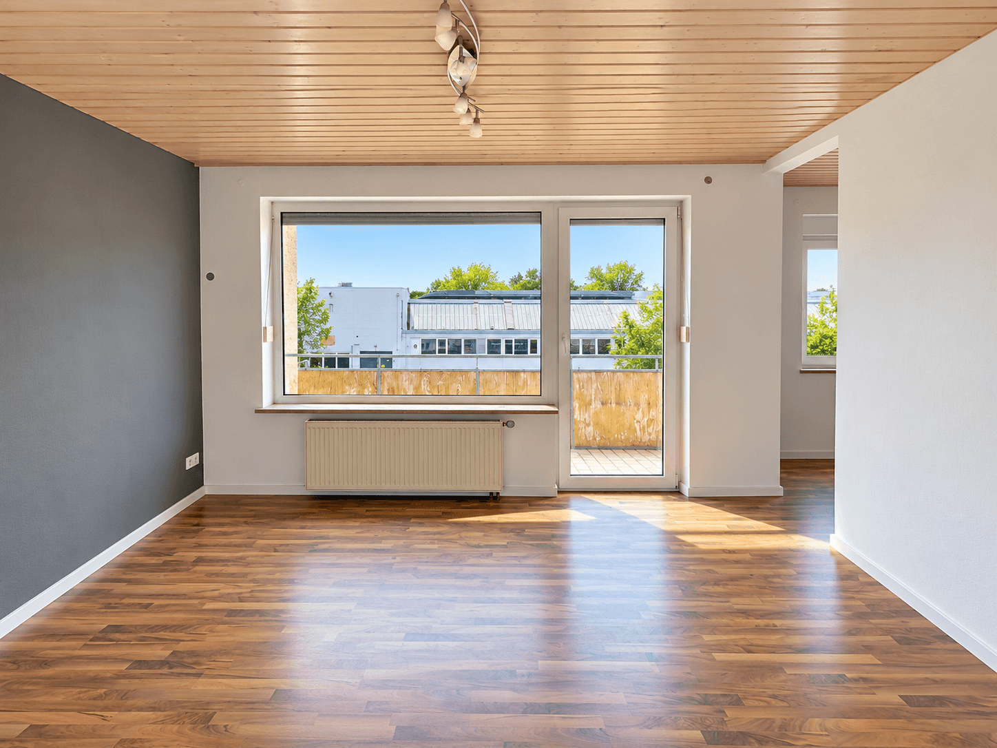 Wohnen, vermieten, verbinden – Mehrfamilienhaus mit drei Wohneinheiten in Dachau zu verkaufen! – Vorschaubild 4