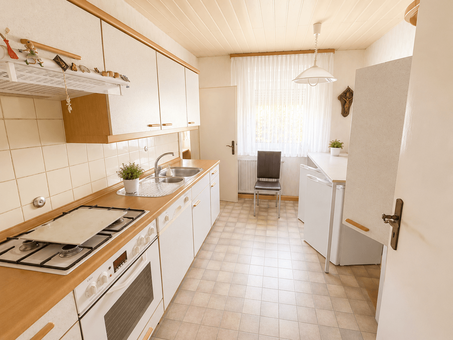 Mehrfamilienhaus mit 3 Wohneinheiten, 150 m² Wohnfläche und großem Potenzial – Vorschaubild 2