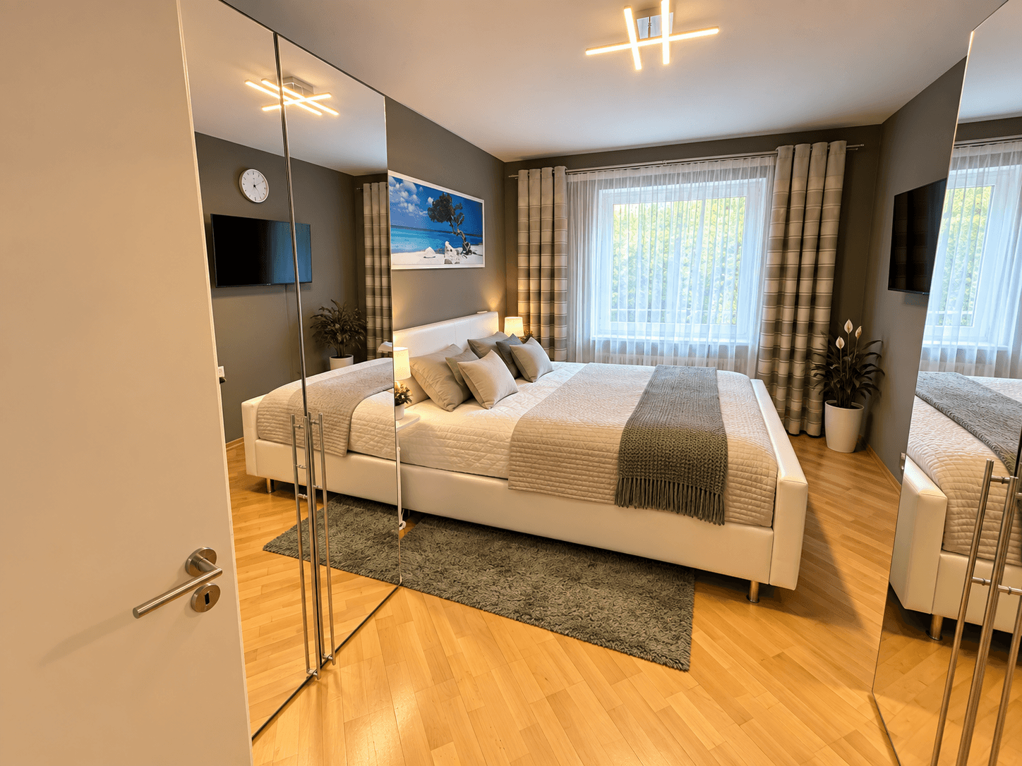 München-Solln: Attraktive 3-Zimmer-Wohnung mit zwei Balkonen und großzügigem Garten – Vorschaubild 4