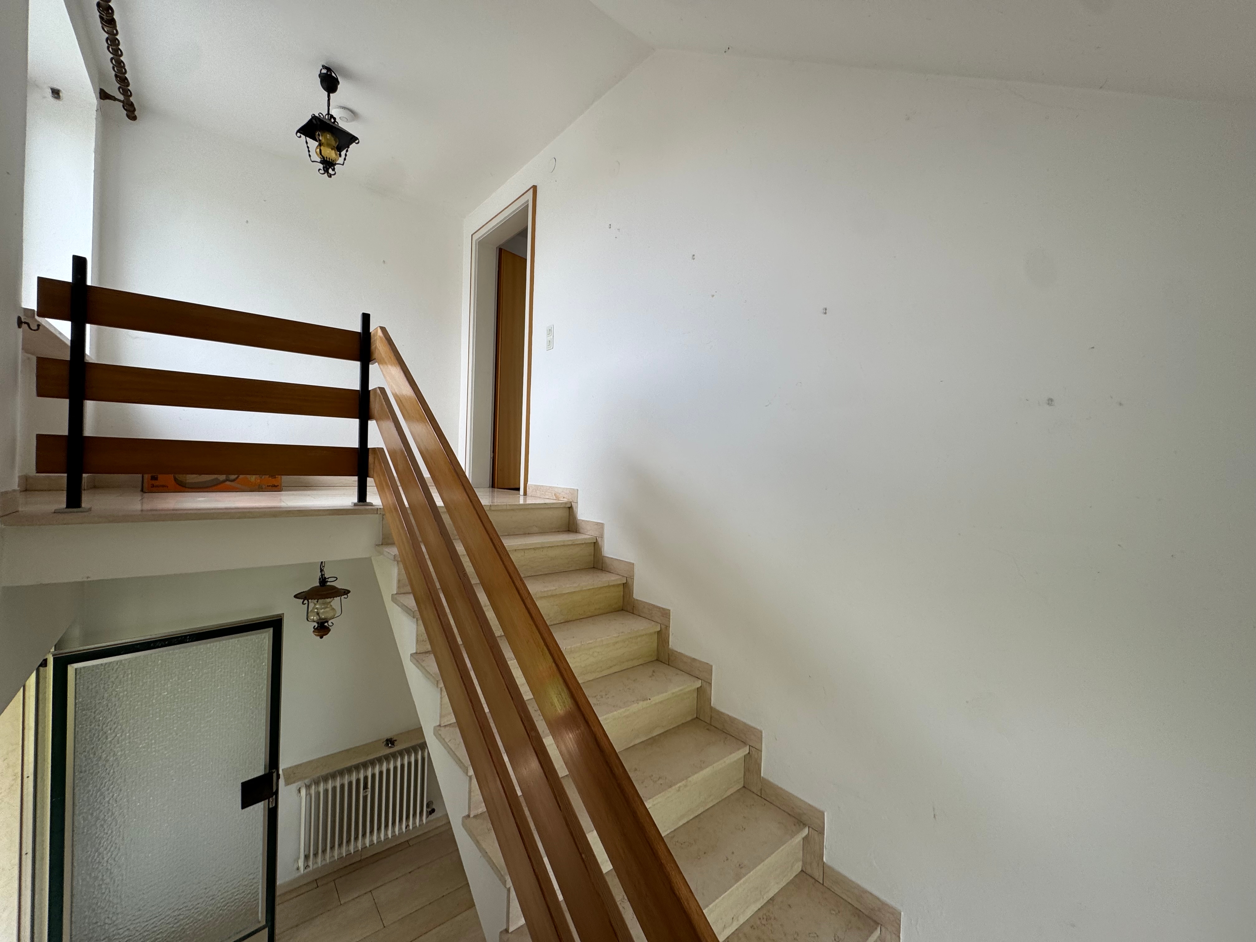 Ein Zuhause mit Freiraum: Zweifamilienhaus auf traumhaft großem Gartengrundstück! – Vorschaubild 7