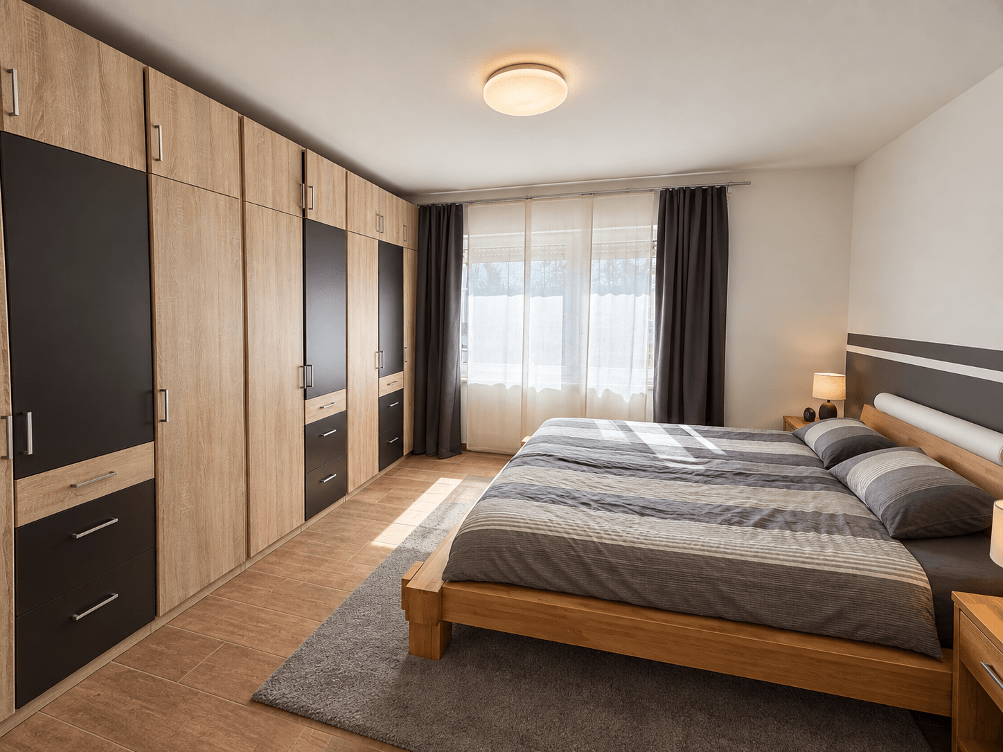 Vielseitiges Zweifamilienhaus mit Garten, Garage und viel Potenzial in Karlsfeld zu verkaufen! – Vorschaubild 3