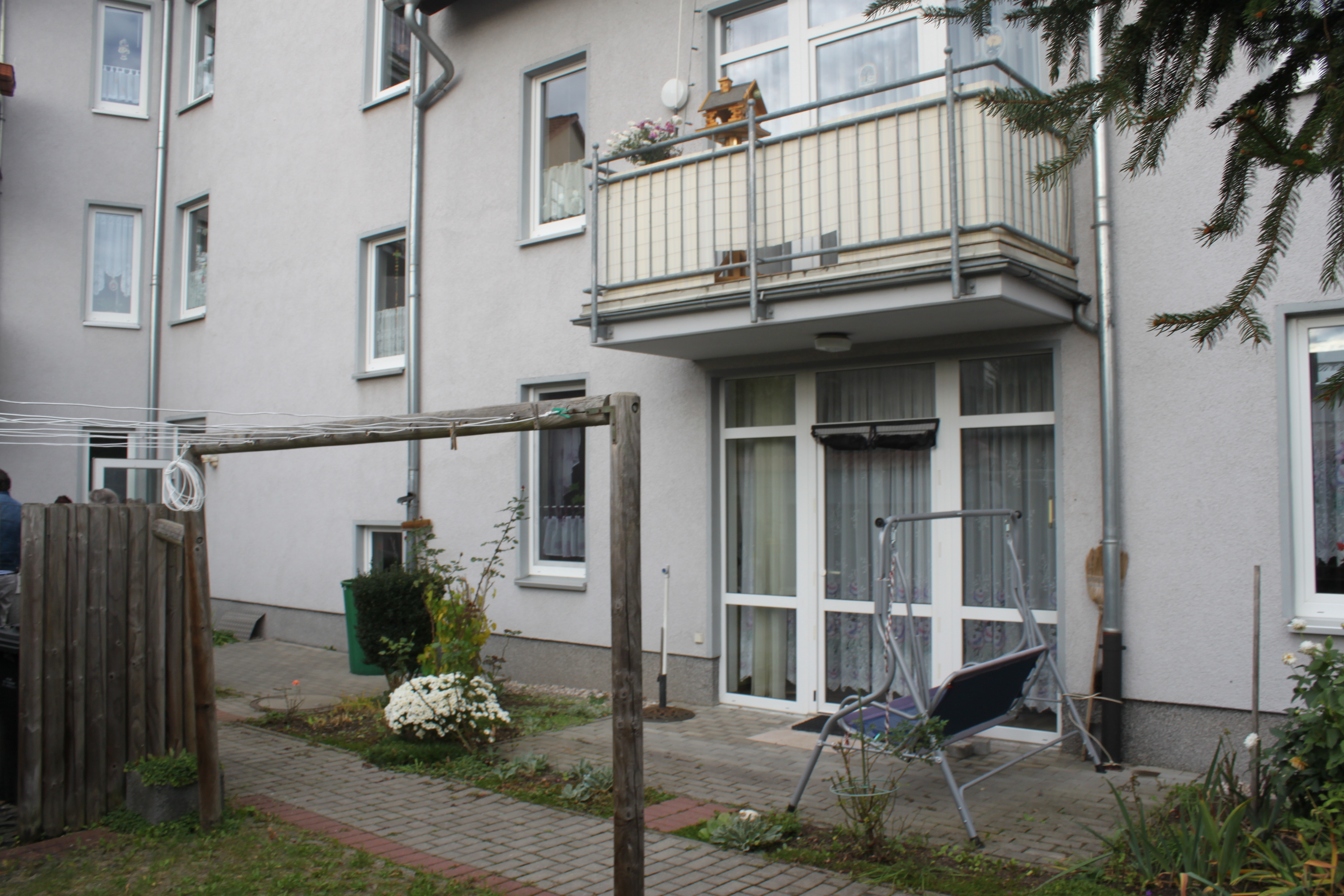 gepflegtes Haus mit 11 Wohnungen BJ1999 mit Aufzug zu verkaufen! – Vorschaubild 3