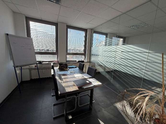 Repräsentative Büroeinheit in Augsburg-Göggingen – Moderne Gewerbefläche zu verkaufen! – Vorschaubild 4