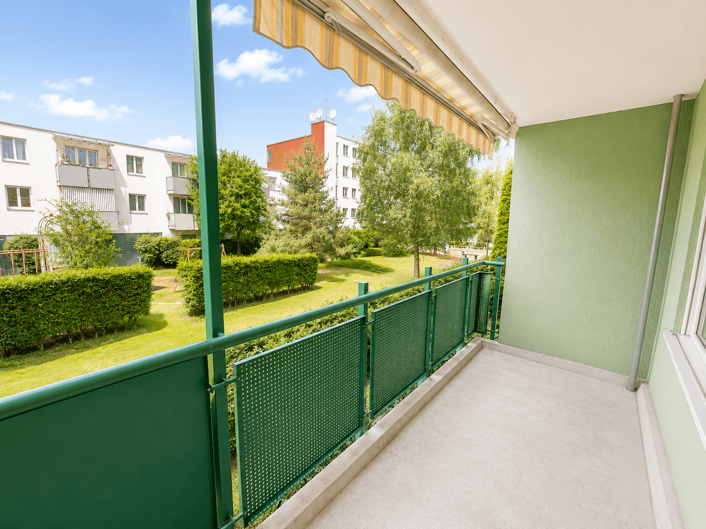 Viel Platz für Ihre Zukunft – attraktive 4-Zimmer-Wohnung in gepflegter Anlage! – Vorschaubild 2