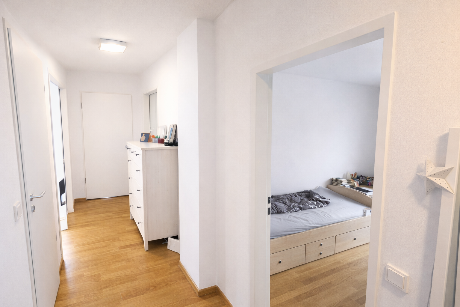 Moderne 4-Zimmer-Wohnung mit Balkon & Stellplätzen – solide vermietet! – Vorschaubild 7