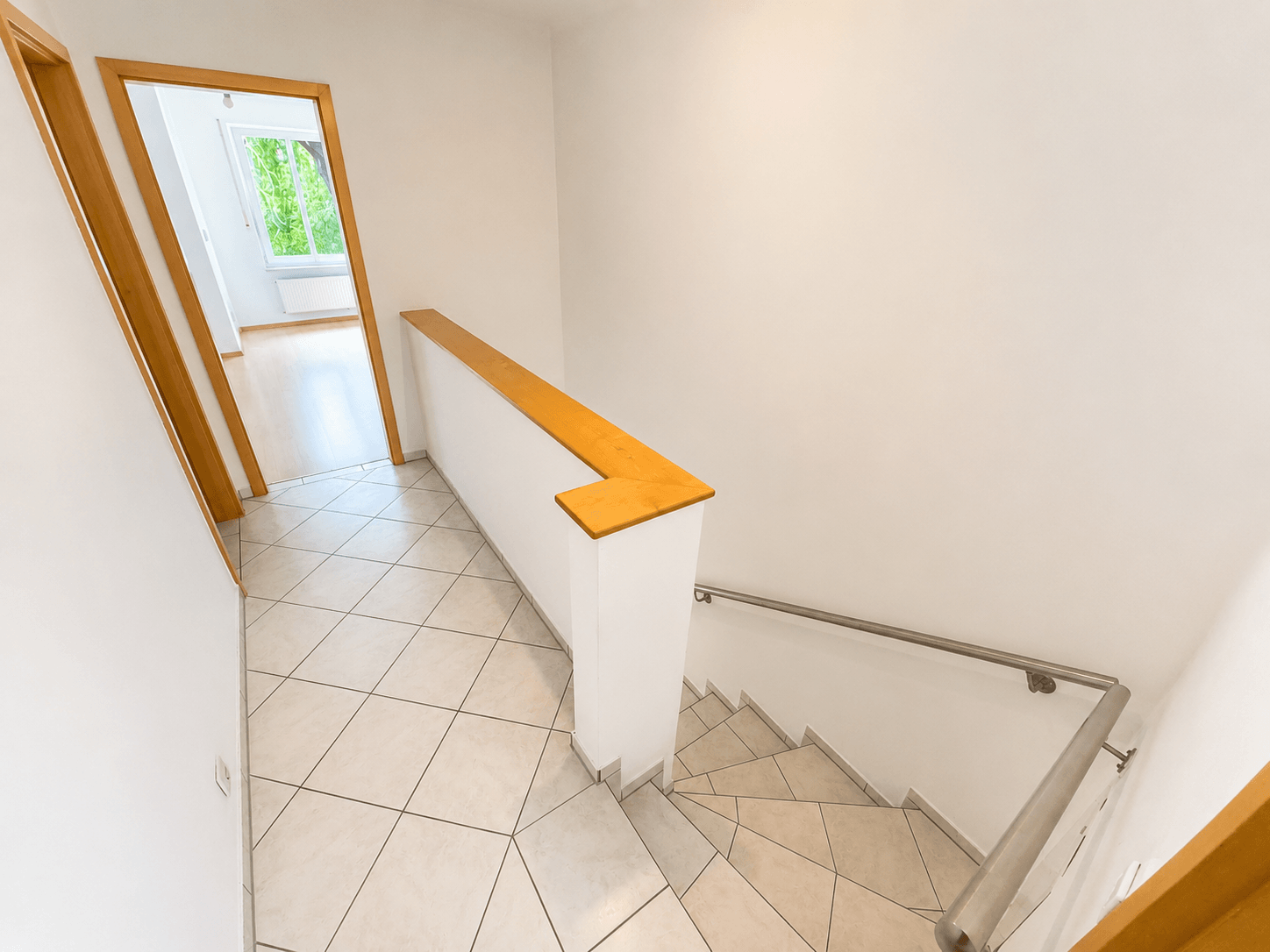 Ab sofort - Wohnen wie im eigenen Haus – Großzügige Maisonette mit Terrassen & Tiefgaragenzugang – Vorschaubild 11