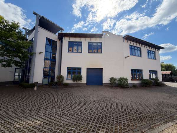 Unternehmenscampus mit Werkstatt-, Büro- und Schulungsflächen