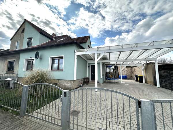 Modernes Wohnglück trifft Wohlfühlambiente – Ihre neue Doppelhaushälfte in Bestlage!